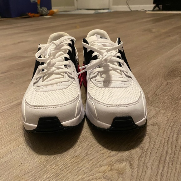 Nike Women's Air Max Excee Sneakers - Picture 2 of 5